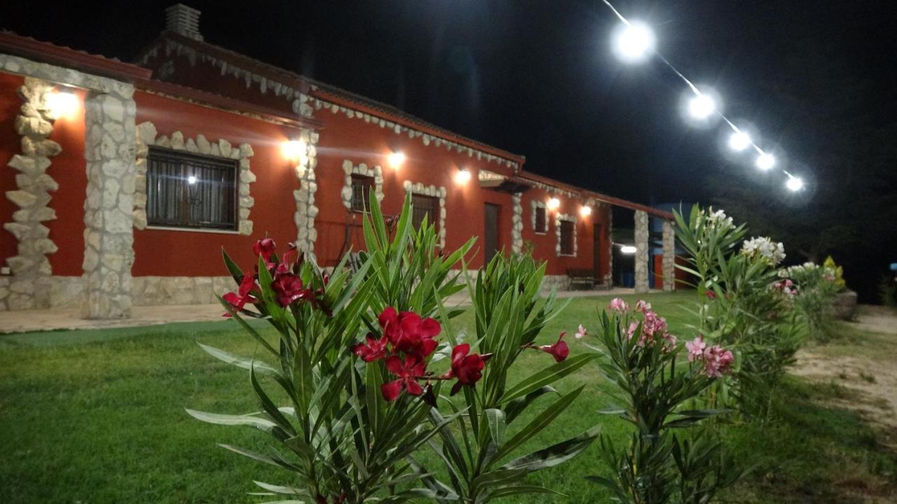 Finca Entrevinedos De Bodegas Marcos Peñafiel Εξωτερικό φωτογραφία
